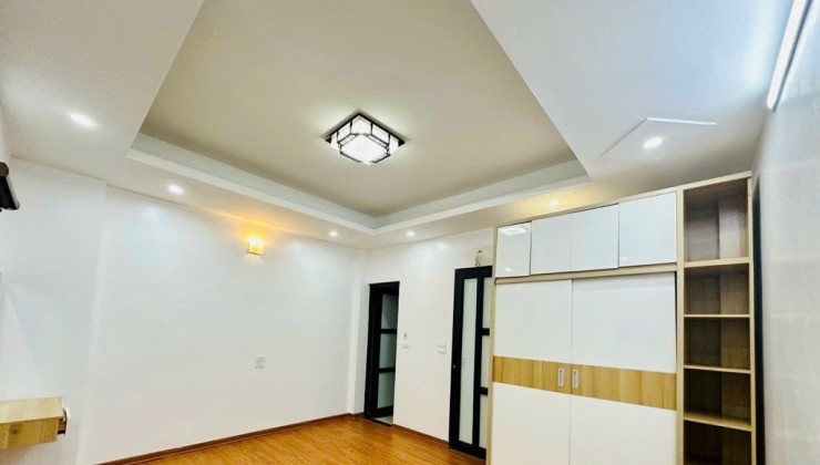 GIÁ RẺ, GIẢM SÂU, SIÊU HOT Bán nhà Vạn Phúc 30m2, 4 tầng giá 4.9 tỷ